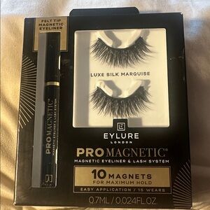 Eyelure London Pro magnetic eyeliner & lash system 10 magnets for maximum hold.